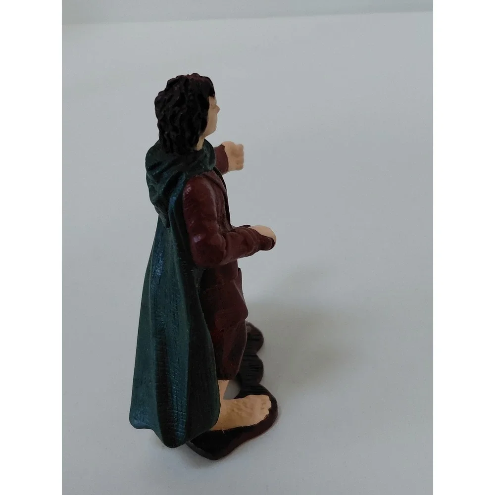 Lord of the Rings Frodo Baggins 3 Inch Miniature Figure Hobbit Sting Sword 2001
